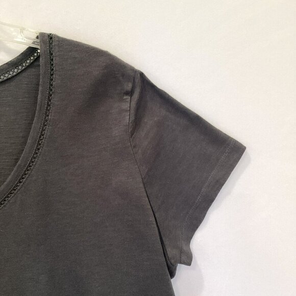 Eddie Bauer V-Neck Tee Women's Sz XL Dark Gray Lattice Trim Cotton Short Sleeve - Picture 3 of 10